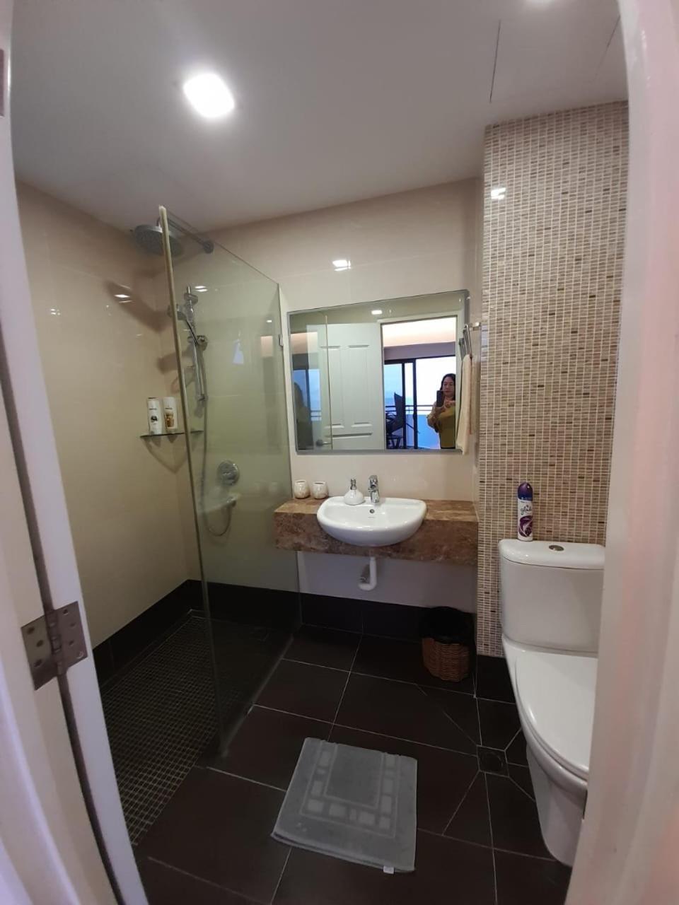 Susie'S Resort Seaview Suites At Sri Sayang Batu Feringgi Luaran gambar